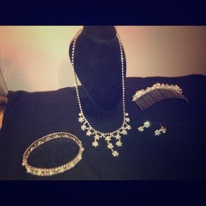 Bride’s wedding accessories